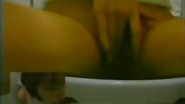 MYLF బస్టీ మిల్ఫ్ మెయిడ్ పెన్నీ బార్బర్ డబ్బు కోసం తెలుగు లో సెక్స్ ఫిలిం ఆమె జ్యుసి పుస్సీని ఫక్ చేయడానికి ఆమె యజమానిని అనుమతిస్తుంది