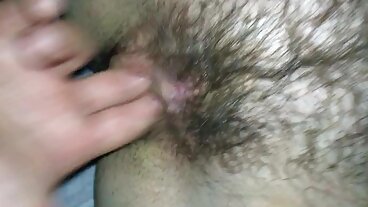 కఠినమైన సంధానకర్త MILF అద్భుతంగా తెలుగు సెక్స్ ఫిలిం వీడియో కార్మికుడిని శాంతింపజేస్తుంది